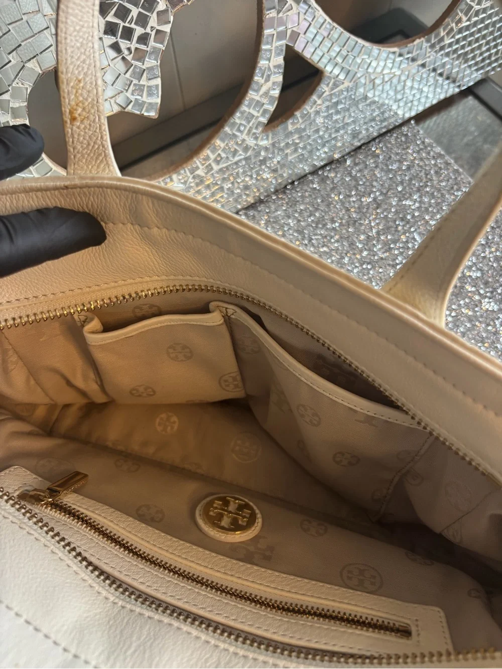 ⭐️Tory Burch Cream Pebbled Leather Satchel with Crossbody Strap